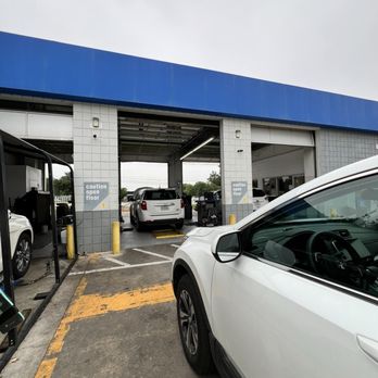 Pfast Lube - In for an oil change, mechanical maintenance, and tire rotation. - Oil Change Stations Near Me - Pflugerville, Texas Pfast Lube - In for an oil change, mechanical maintenance, and tire rotation. - Oil Change Stations Near Me - Pflugerville, Texas