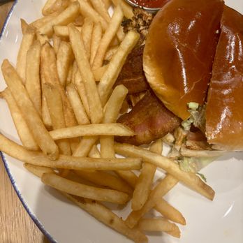 Tangled Roots Craft Beer & Kitchen - Chicken club - Breweries Near Me - South Barrington, Illinois Tangled Roots Craft Beer & Kitchen - Chicken club - Breweries Near Me - South Barrington, Illinois