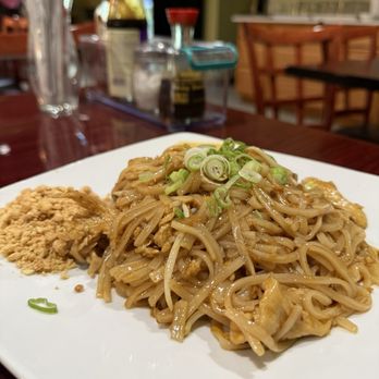 Lemon Thai Kitchen - Pad Thai Noodles - Thai Near Me - Burnsville, Minnesota