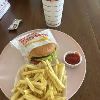 In-N-Out Burger - Burgers Near Me - Laguna Hills, California In-N-Out Burger - Burgers Near Me - Laguna Hills, California