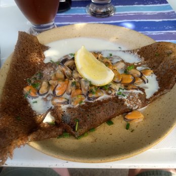 Le pennti - Pannenkoek van donker deeg, met een overvloed aan mosselen. - Creperies Near Me - Concarneau, 29