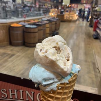 Savannah's Candy Kitchen - Cotton candy Ice cream and pralines and cream ice cream - Desserts Near Me - Nashville, Tennessee Savannah's Candy Kitchen - Cotton candy Ice cream and pralines and cream ice cream - Desserts Near Me - Nashville, Tennessee