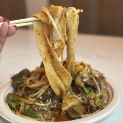 Xi’an Gourmet House - Spicy Cumin Lamb Noodles @tiffhuangry