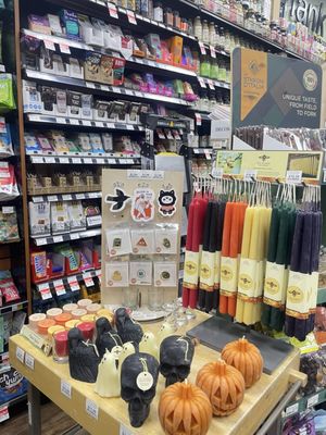 Lassens Natural Foods & Vitamins by null