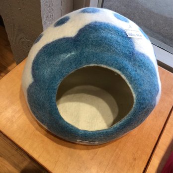 Mud Bay - Oliver's Cat Cave - Pet Stores Near Me - University Place, Washington