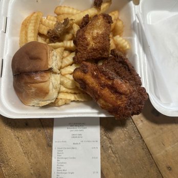 Leo's Burgers - 4 piece fried chicken got home and realized we only got home with 3 pieces - Burgers Near Me - Bakersfield, California
