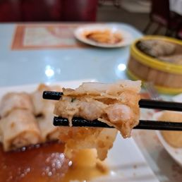 Golden Shrimp Rice Roll