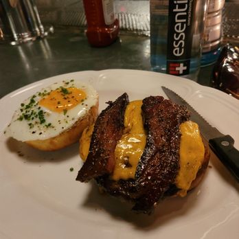 Au Cheval - Single Cheeseburger with bacon and fried egg on top! - Bars Near Me - Chicago, Illinois