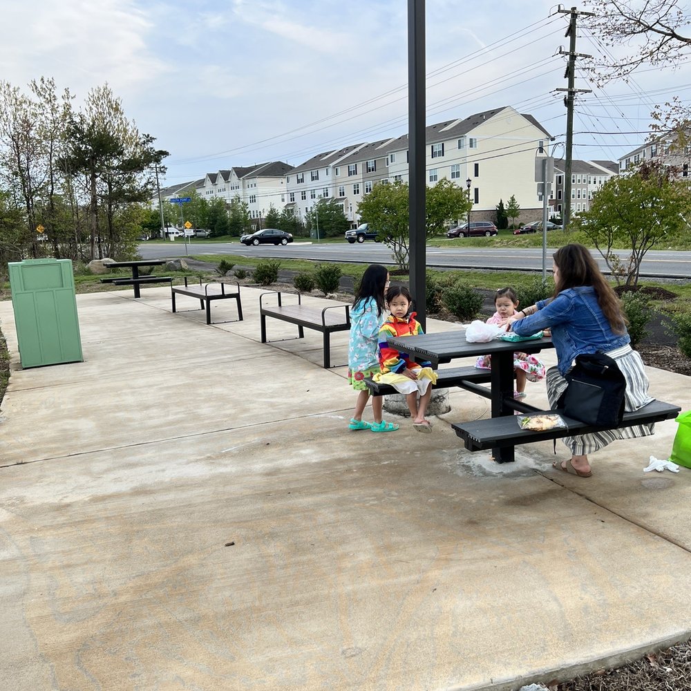 Mex-Mart & Deli - Outdoor seating area (2 picnic tables and 2 benches) - Mexican Near Me - Chantilly, Virginia