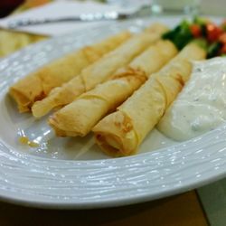 Restaurant Cesme - Köstlich: "Zigaretten-Börek mit Käse".
