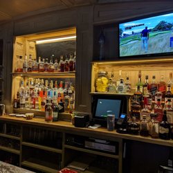 Tunxis Grill & Pizzeria - Bar area. Small but nice.