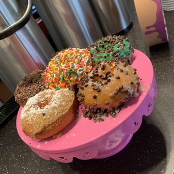Annie's Hot Donuts - Donuts Near Me - Mount Pleasant, South Carolina Annie's Hot Donuts - Donuts Near Me - Mount Pleasant, South Carolina