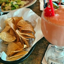 Peach Margarita / Chips