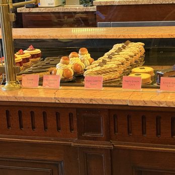 Carette - Pastries - Tea Rooms Near Me - Paris, 75 Carette - Pastries - Tea Rooms Near Me - Paris, 75