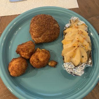 Sarah K's Gourmet - Mac and cheese bites, twice baked potato, and crab cake. - New American Near Me - Destin, Florida Sarah K's Gourmet - Mac and cheese bites, twice baked potato, and crab cake. - New American Near Me - Destin, Florida