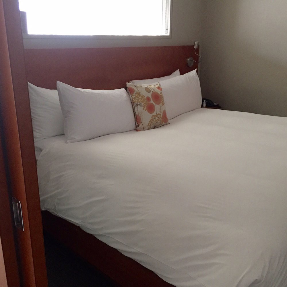 Warwick Le Crystal - Hotels Near Me - Montreal, Quebec Warwick Le Crystal - Hotels Near Me - Montreal, Quebec