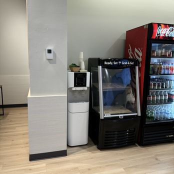 Sushi Kudasai - Water dispenser - Sushi Bars Near Me - Seattle, Washington