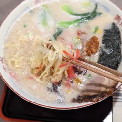 OI Asian Bistro - Tonkotsu ramen