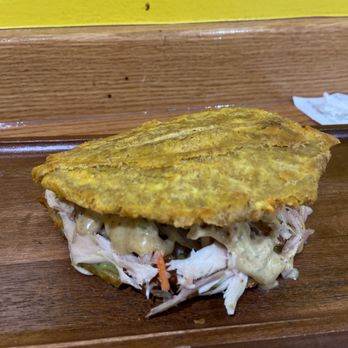 Blueline Fry plantain - Chicken Plantain Sandwich - Caribbean Near Me - Brooklyn, New York