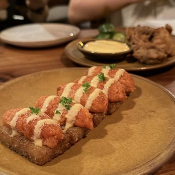 Azuki Sushi - Spicy tuna Crispy Rice & Spicy Tuna (kaarage in the back) - Sushi Bars Near Me - San Diego, California