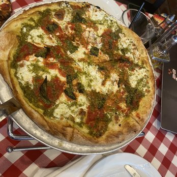 Grimaldi's Pizzeria - Margarita pizza - Pizza Near Me - Fort Worth, Texas