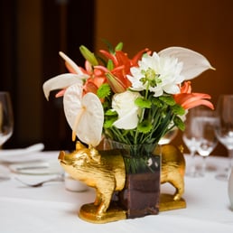 Karin's Florist - Table Centerpieces, sand-filled vase - Florists Near Me - Vienna, Virginia