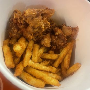 Baby's Buns & Buckets - Thai Near Me - Brooklyn, New York