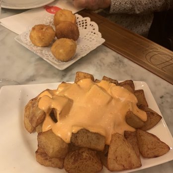 Casa Alfonso - Patatas bravas - Tapas Bars Near Me - Barcelona, B
