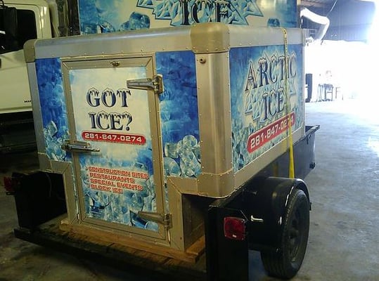 Restaurant, Corporate, or Special Events - When you need bagged ice for your restaurant, job site or special event, Arctic Ice is the go-to provider of premium ice in Houston. Our friendly staff will take care of your ice needs. Customers have a choice when selecting an ice delivery company and choose Arctic Ice for the reliability of our service and the relationship with our drivers. Arctic Ice's ice products are sized for ease of use & commercial uses. Deliveries are made quickly and our drivers place the ice where you want it placed.
