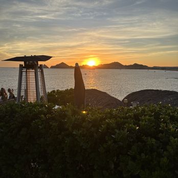 Sunset Monalisa - Mediterranean Near Me - Cabo San Lucas, BCS