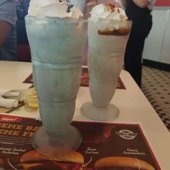 Steak ’n Shake - Oreo mint milkshake and pecan turtle milkshake - Burgers Near Me - Niles, Ohio