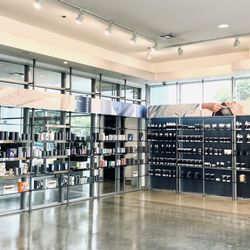 International Dermal Institute - Student store