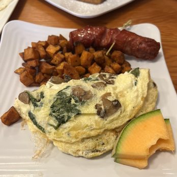 Frenchtown Cafe - Egg White Omelette with sweet potato hash and kielbasa side - Breakfast & Brunch Near Me - Frenchtown, New Jersey