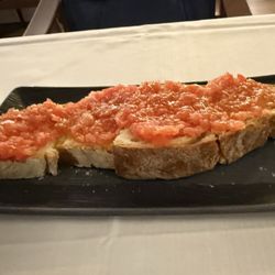 La Canica - Rustic bread with tomato and olive oil (€5)