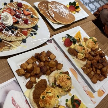 Pur & Simple - Top left: triple berry pancakes Bottom left and right: Fried chicken Benny - Breakfast & Brunch Near Me - Mississauga, Ontario Pur & Simple - Top left: triple berry pancakes Bottom left and right: Fried chicken Benny - Breakfast & Brunch Near Me - Mississauga, Ontario