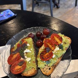 Mountain View Restaurant and Motel - Avocado toast