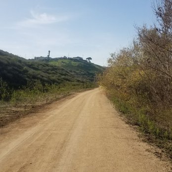LMU Hiking Trail - Trail Path on Lower Level - Hiking Near Me - Los Angeles, California