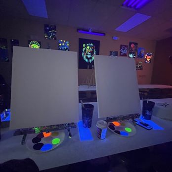 Painting with a Twist - Art Classes Near Me - Davie, Florida Painting with a Twist - Art Classes Near Me - Davie, Florida