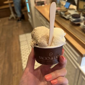 Bacio di Latte - Sweet cream and tiramisu - Ice Cream & Frozen Yogurt Near Me - Etiwanda, California