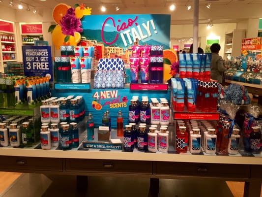 Bath & Body Works, 2300 Bernadette Dr, Columbia, MO 65203, US
