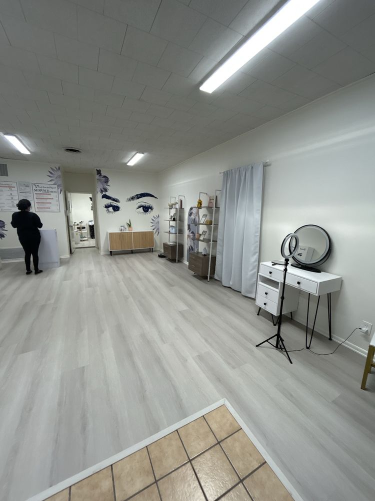 Lash Brow And Beyond Logo