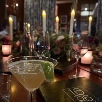 1606 Restaurant & Oyster Bar - New American Near Me - Gloucester, Massachusetts