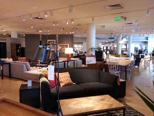Crate & Barrel by null