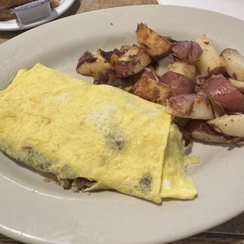 Lisa's Kitchen - Egg omelette and potatoes and pancakes they were delicious and huge! - Diners Near Me - Fairfield, Ohio
