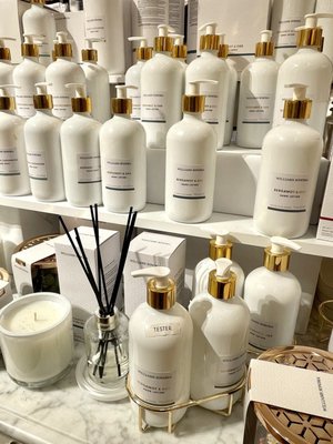 Williams-Sonoma by null