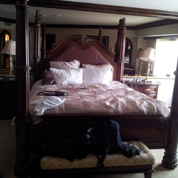 Peppermill Reno - Very comfy bed - Casinos Near Me - Reno, Nevada Peppermill Reno - Very comfy bed - Casinos Near Me - Reno, Nevada