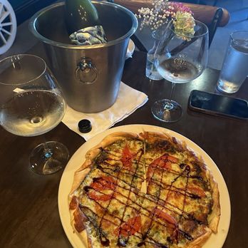 Eola Wine Company - Eola flatbread - Wine Bars Near Me - Orlando, Florida Eola Wine Company - Eola flatbread - Wine Bars Near Me - Orlando, Florida
