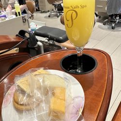 Platinum Nail Spa - Complimentary beverages and snacks