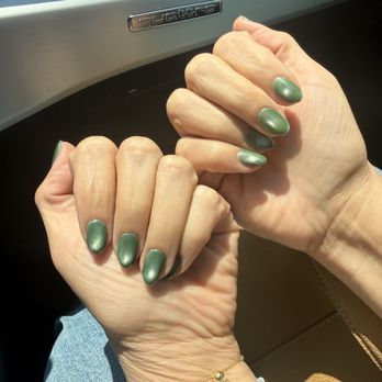 Beau Rêveur Nail Lounge - Cat eye - Nail Salons Near Me - Harahan, Louisiana
