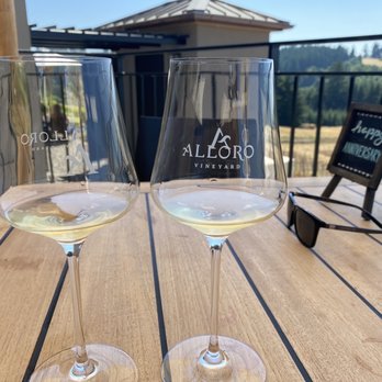 Alloro Vineyard - Wineries Near Me - Sherwood, Oregon Alloro Vineyard - Wineries Near Me - Sherwood, Oregon